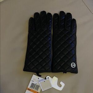MICHAEL KORS WOMANS BLACK LEATHER QUILTED GLOVES / SIZE S / NWT